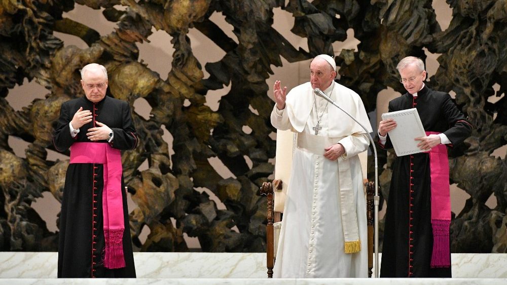 Papa Francisco pide oración por los habitantes de Tonga￼