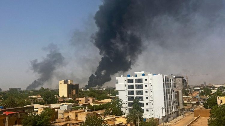 Golpe de Estado en Jartum: continúa agravándose la situación en el país, bajo ataque armado desde hace tres días