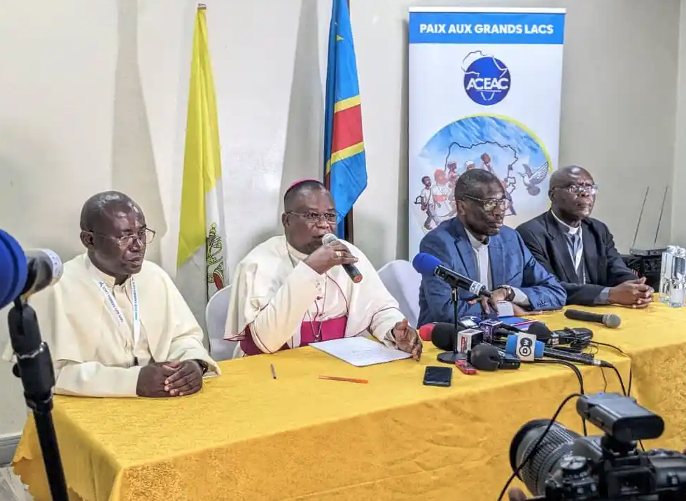 Obispos Congoleños, Ruandeses y Burundeses Unidos para Pedir el Fin de la Guerra en el Este de la RDC