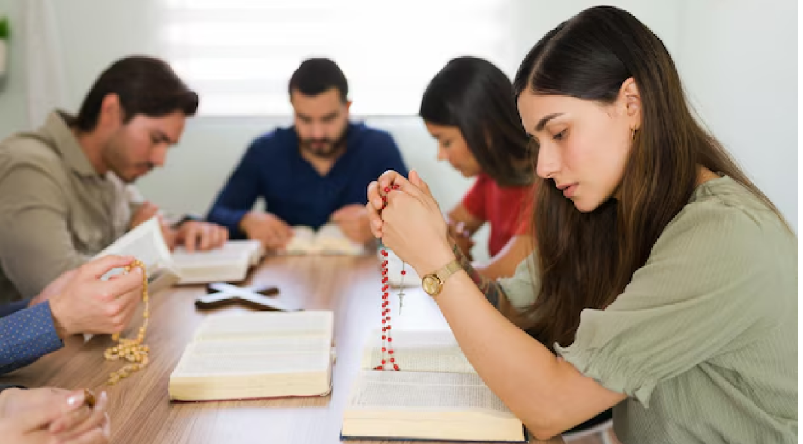 Una nueva generación de religiosos: 7 de cada 10 tienen un título universitario