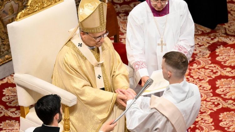 El Papa a los sacerdotes: Configuren cada vez más su corazón con el de Cristo