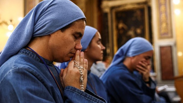 Informe de Fides: Aumentan los católicos en el mundo, pero menos vocaciones