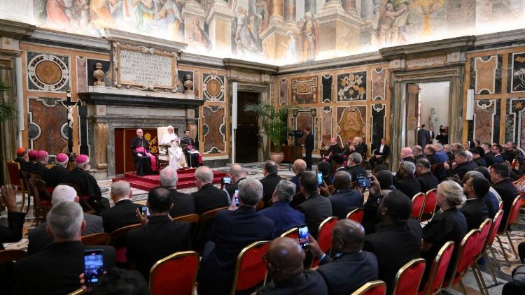 «Urgente ser una Iglesia misionera para la sanación del mundo»: León XIV