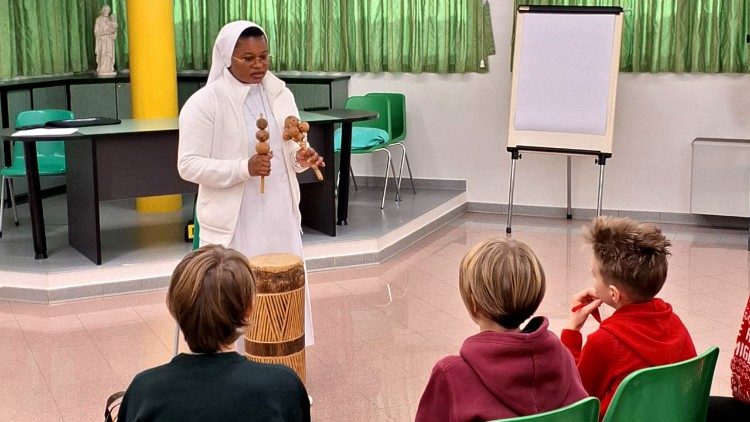 Una misión de esperanza en la educación desde el Congo a Italia